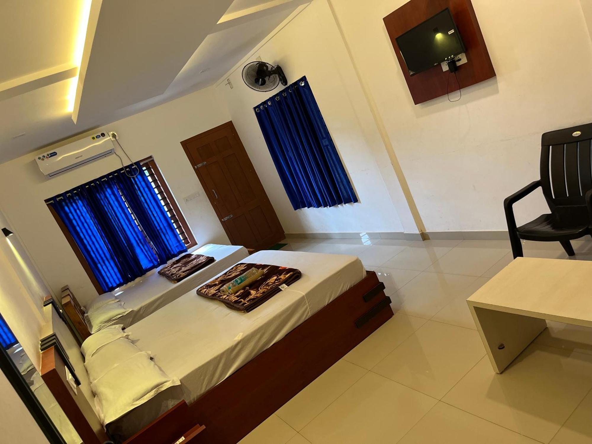 Dakshinakasi Guest House Thirunelly Eksteriør billede